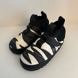 Holden Puffy Slip On Slipper Shoes Size XS